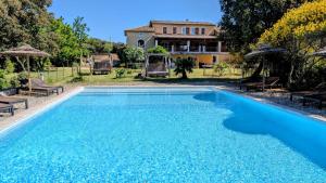 Piscine de l'établissement Appartement 5 personnes - Mas du Soleil ou située à proximité