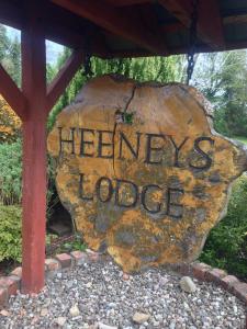 Certifikát, hodnocení, plakát nebo jiný dokument vystavený v ubytování Heeneys Lodge B&B