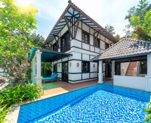 Bassein majutusasutuses Son Tra Beach Resort & Spa Danang või selle lähedal