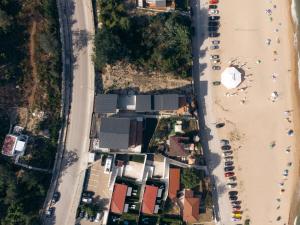 Gallery image of Beach House Flamingo in Bŭnzareto +11 photos