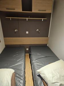 Φωτογραφία από το άλμπουμ του mobil-home 6 personnes chez maylia σε Cadenet