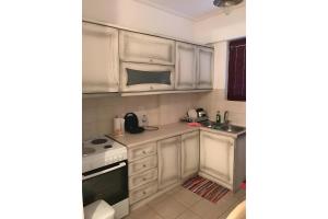 Nhà bếp/bếp nhỏ tại Nektarios apartment