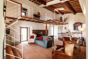 Ruang duduk di GuestHost - Casa di Guido - Country Chic with View