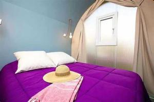 Postel nebo postele na pokoji v ubytování Camping 4 étoiles - Piscine - ccbagid + 23 fotografií