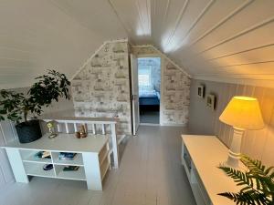 Imagen de la galería de Cozy Guesthouse with Private Garden, en Hvasser 19 fotos más
