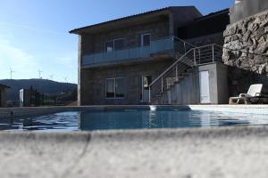 Piscina en o cerca de Villas da Quintã
