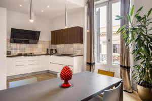 Dapur atau dapur kecil di Mani San Domenico by DomuSicily