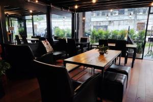 Posezení v ubytování KAYAN Hostel