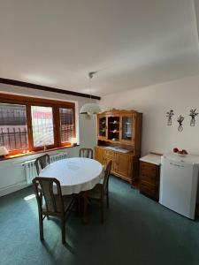Kuchyň nebo kuchyňský kout v ubytování Apartman Skenderija - Kovačići