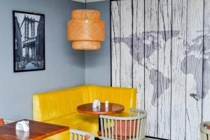 Posedenie v ubytovaní Dview Hotel