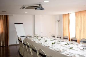 Møde- og/eller konferencelokalet på Hotel Insula Barataria
