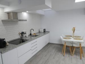 A kitchen or kitchenette at Aromas de Bodega