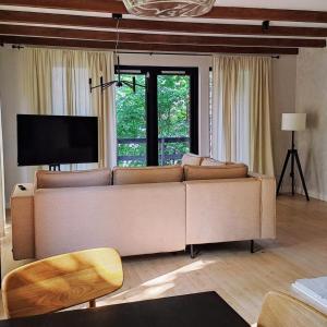 Μια τηλεόραση ή/και κέντρο ψυχαγωγίας στο Zakontek Lubkowa +34 φωτογραφίες