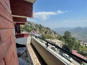 Una imagen general de la montaña o una montaña tomada desde el departamento