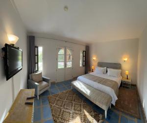 Ένα ή περισσότερα κρεβάτια σε δωμάτιο στο Villa Thaifa +120 φωτογραφίες