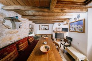 Гостиная зона в Traditional Villa 'Xristos' in Kalamoti