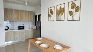 Kuchyň nebo kuchyňský kout v ubytování Newly Furnished Home! TrivesHome Remia Residensi GM Port Klang