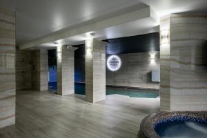 Bazén v ubytovaní Mardan Palace SPA Resort alebo v jeho blízkosti