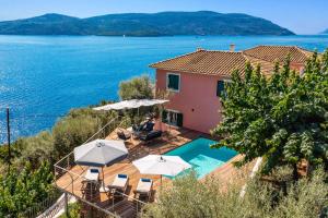 Naturlandskabet i nærheden af villaen