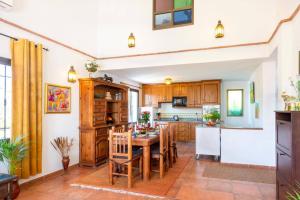 Kuchyň nebo kuchyňský kout v ubytování Villa Paraiso by Villa Plus