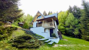 Vonkajšia záhrada v ubytovaní Mountain Cottage Lubomierz