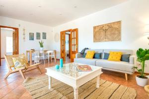 Khu vực ghế ngồi tại Villa Arenal by Villa Plus