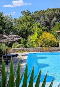 Piscine de l'établissement Appartement 5 personnes - Mas du Soleil ou située à proximité