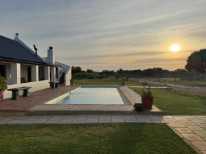 Bazén v ubytování Tula Guest Farm nebo v jeho okolí