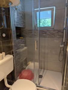 Ένα μπάνιο στο Artist Studio +10 φωτογραφίες