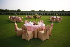 Zahrada ubytování Radisson Hotel Vrindavan