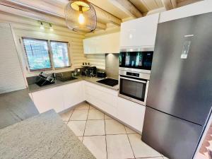 Photo de la galerie de l'établissement Maison au calme, parc arboré, 3 chambres, à Neuvy