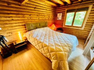 Postel nebo postele na pokoji v ubytování Maison au calme, parc arboré, 3 chambres