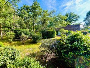 Photo de la galerie de l'établissement Maison au calme, parc arboré, 3 chambres, à Neuvy