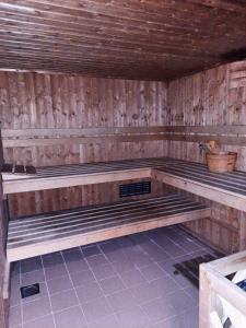 迪拜Rustic Elegance By The Lake Studio Cabin In Jlt的相册照片