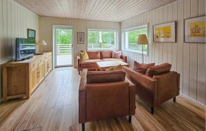 TV a/nebo společenská místnost v ubytování Vesterøy