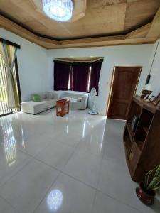 Fotografie z fotogalerie ubytování The Red Roof v destinaci Batuan