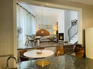 Posedenie v ubytovaní Perfect getaway house 50m from Tamariu Beach -TF