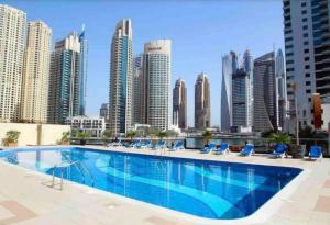 Hồ bơi trong/gần Sea View Studio - Dubai Marina
