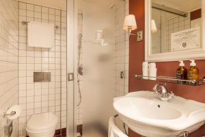 Kylpyhuone majoituspaikassa Hotel Europe 37 kuvaa lisää