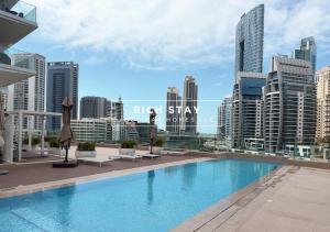 Bazén v ubytování Unique 1BR in Stella Maris,City View,Dubai Marina nebo v jeho okolí