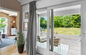 Κήπος έξω από το 3 Bedroom Awesome Home In Væggerløse