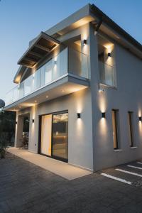 Το κτήριο όπου στεγάζεται  η βίλα