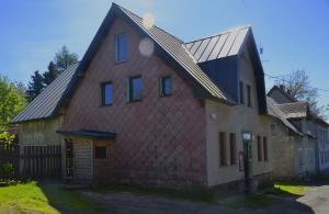 Budova, kde se aparthotel nachází