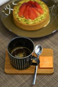 Makanan di atau berdekatan hotel