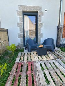 TY FOUR - Bel appartement T2 de standing vue mer的休息区