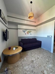 Affordable 3 roms appartment with special price summer 2025的电视和/或娱乐中心