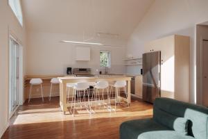 Una cocina o zona de cocina en Chalets OST Shefford FORFAIT GROUPE
