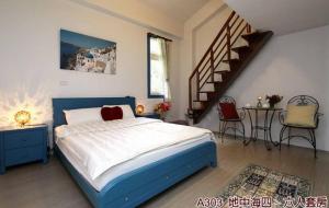 A bed or beds in a room at Left Bank BnB