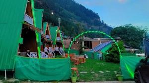 Fotografie z fotogalerie ubytování Wooden huts nr mall road for 4 person v destinaci Manāli + 19 fotografií