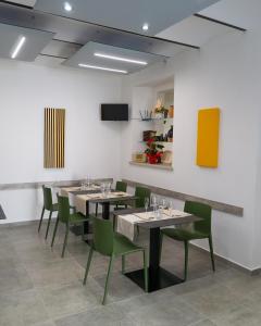 A television and/or entertainment centre at La Terrazza Azzurra